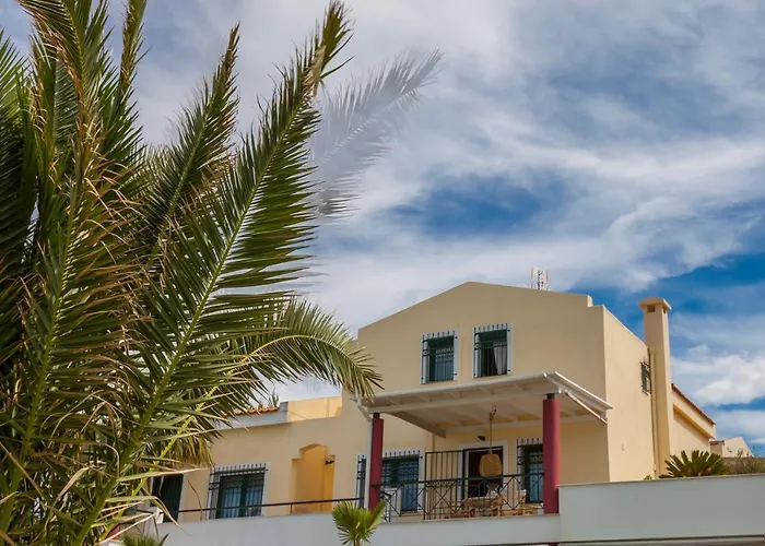 Casa de Férias Acroyali House *